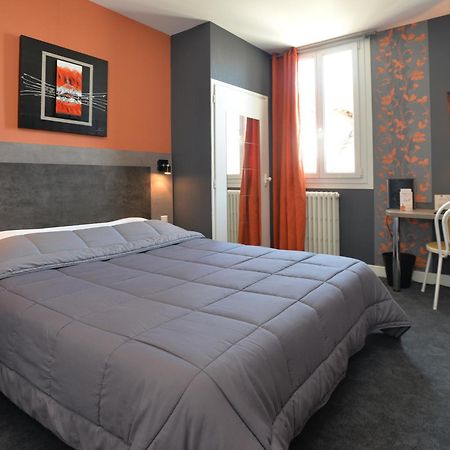 Hotel La Croix Blanche Tarbes Buitenkant foto