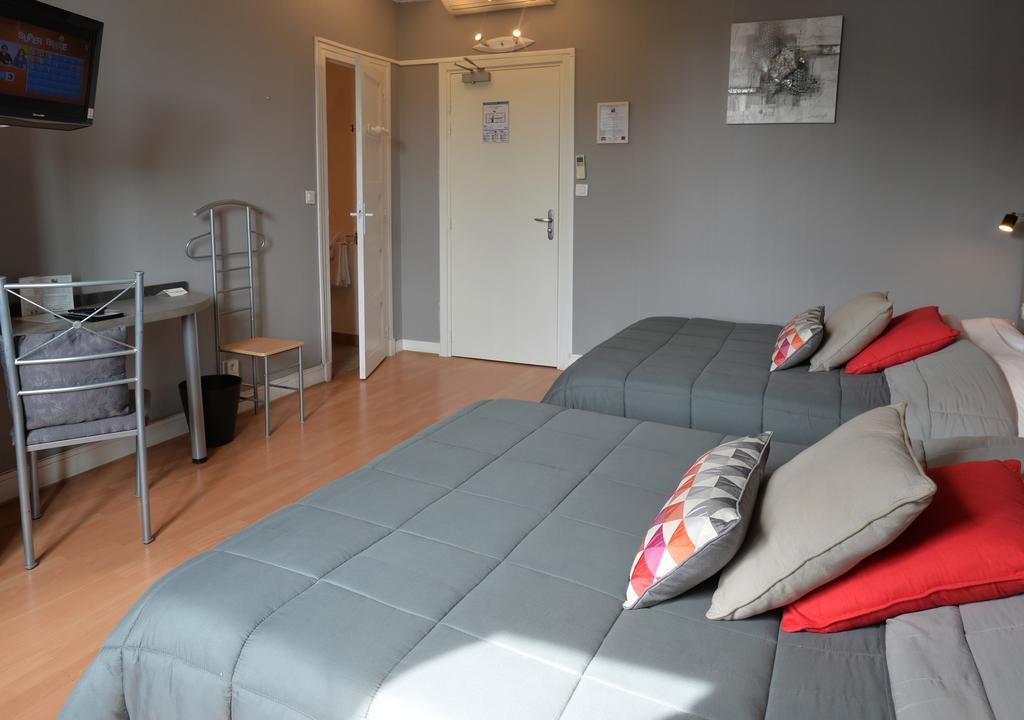 Hotel La Croix Blanche Tarbes Kamer foto
