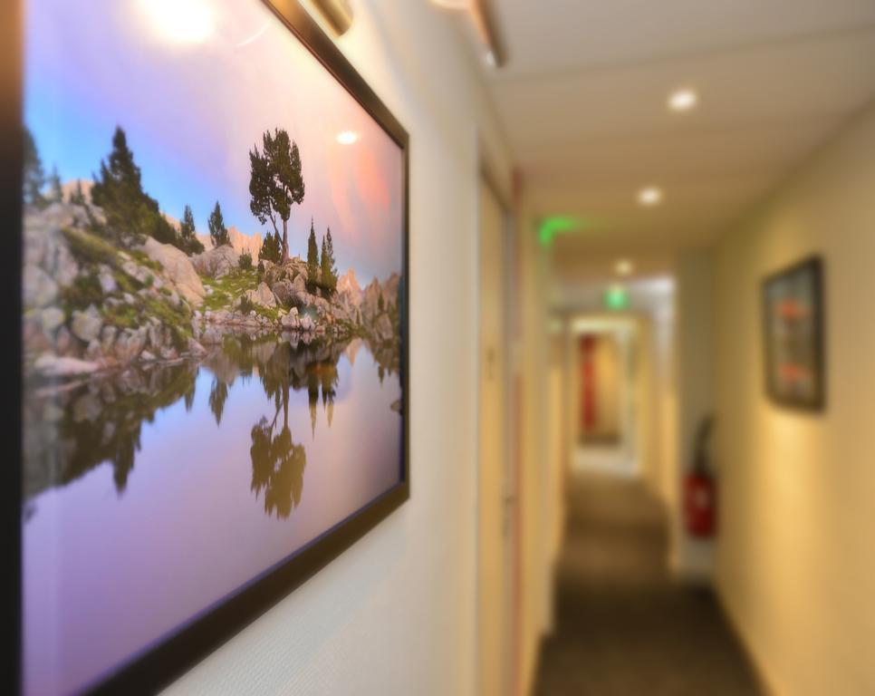 Hotel La Croix Blanche Tarbes Buitenkant foto