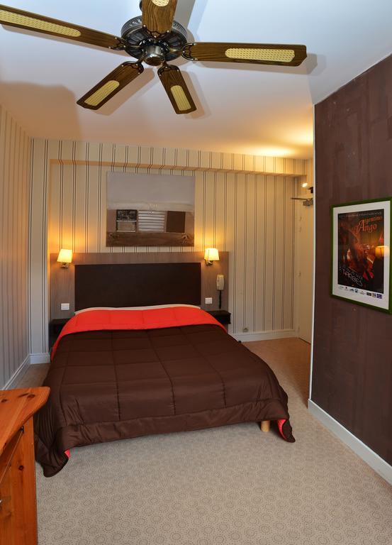 Hotel La Croix Blanche Tarbes Kamer foto