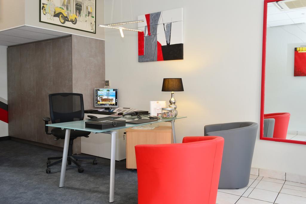 Hotel La Croix Blanche Tarbes Kamer foto