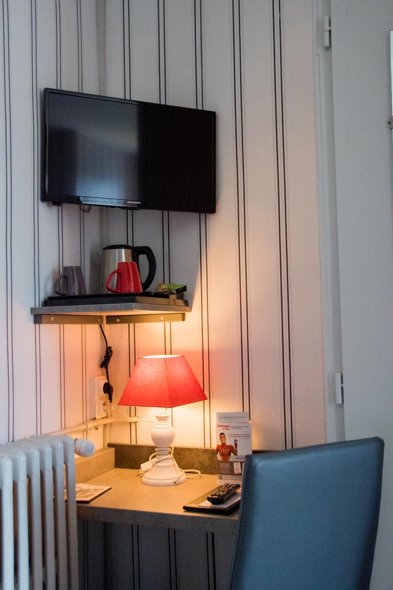 Hotel La Croix Blanche Tarbes Buitenkant foto