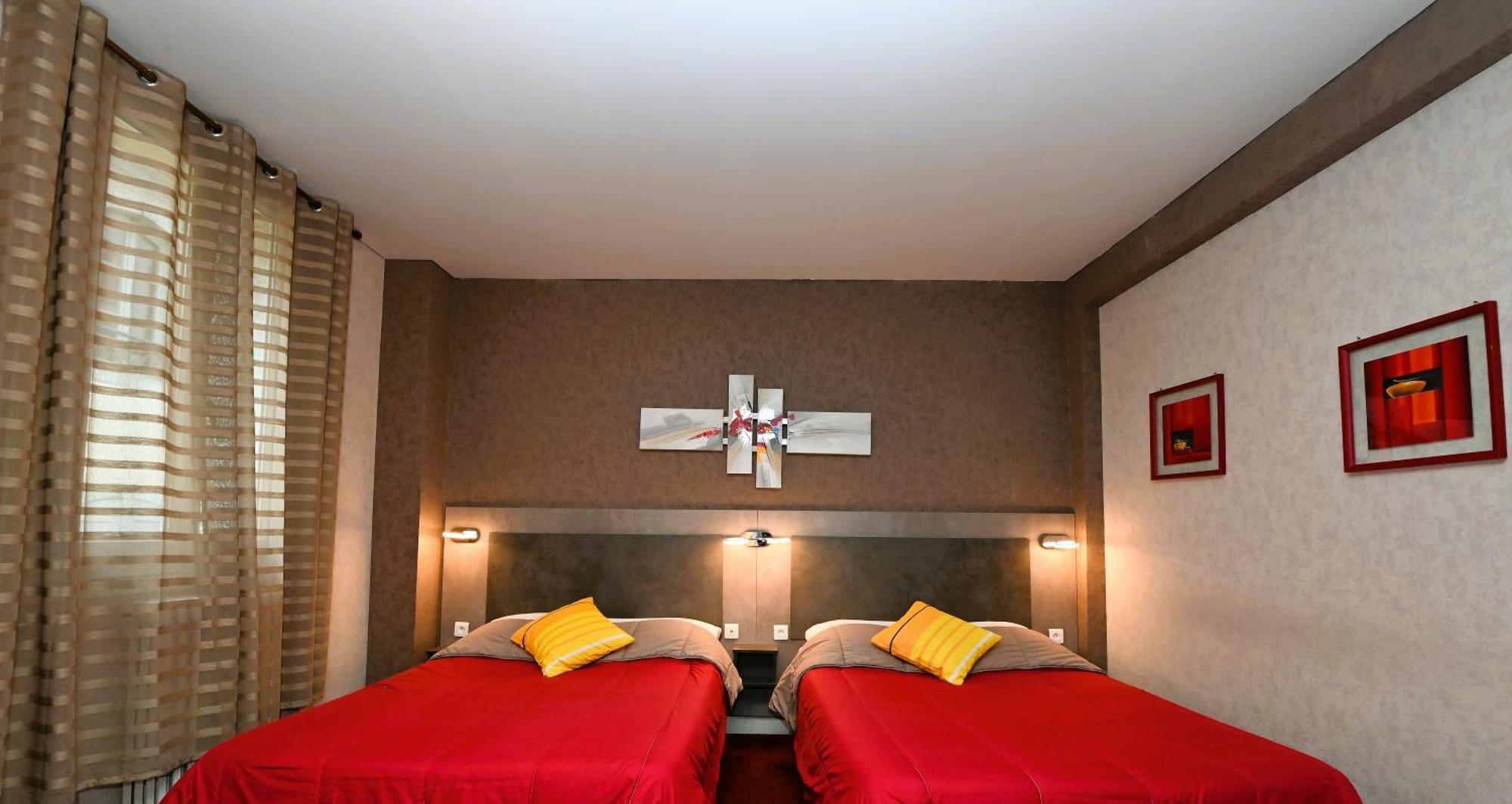 Hotel La Croix Blanche Tarbes Buitenkant foto