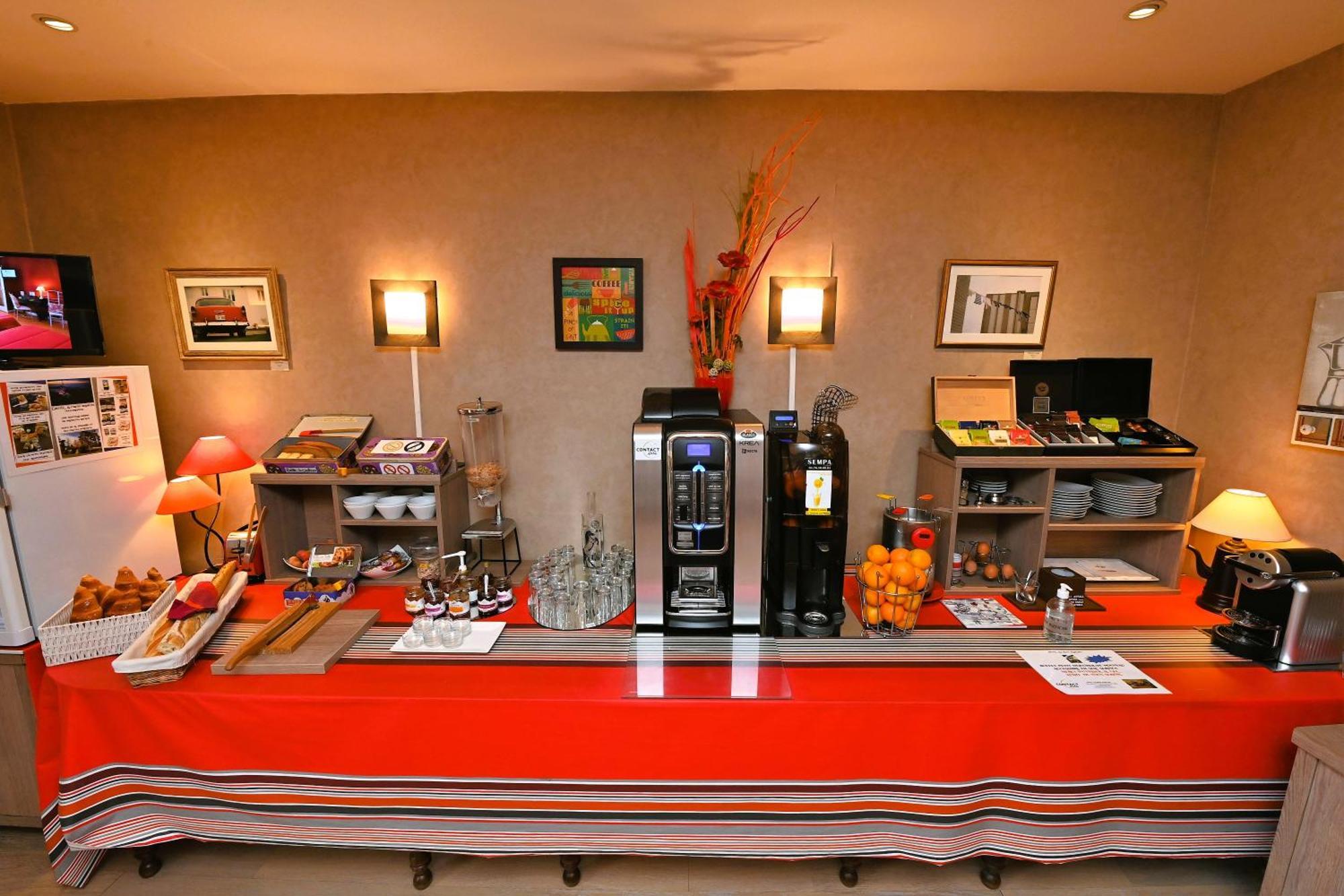 Hotel La Croix Blanche Tarbes Buitenkant foto