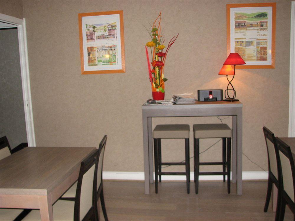 Hotel La Croix Blanche Tarbes Buitenkant foto