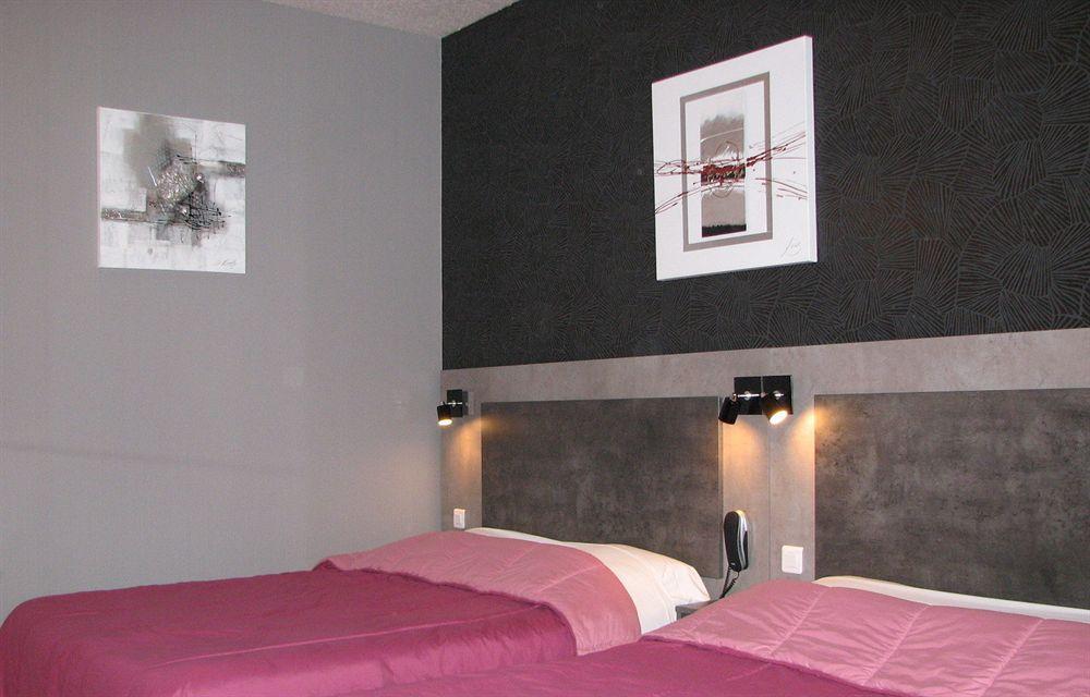 Hotel La Croix Blanche Tarbes Buitenkant foto
